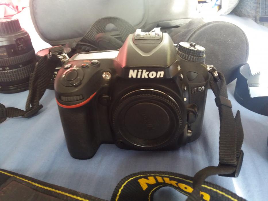 Nikon d7100 body +сумка + флешка - срочно!