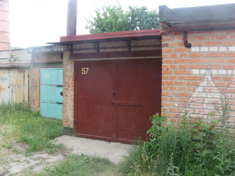 Продам капитальный гараж в центе г. Полтава.