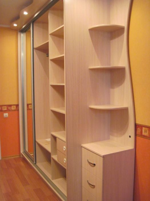 Изготовление шкафов-купе по индивидуальным размерам. 