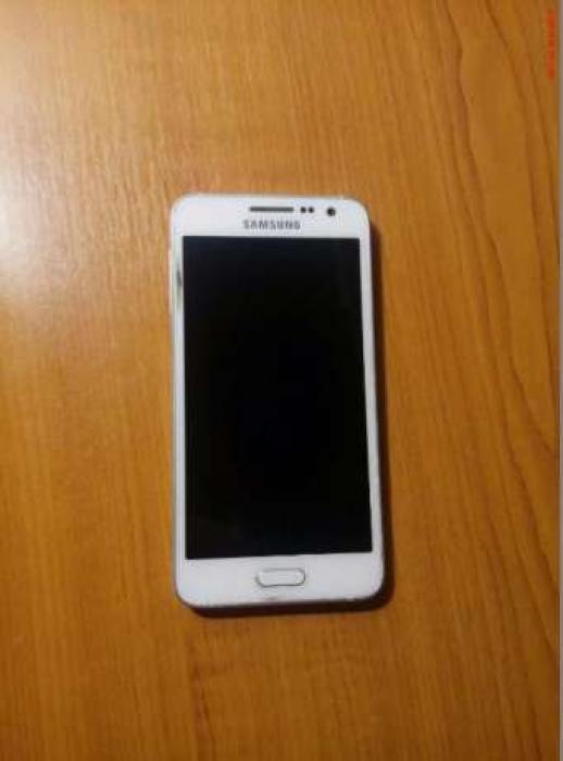 Samsung galaxy a3 2015 року. 