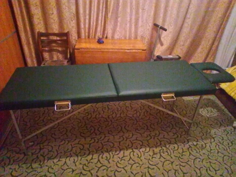 Продам новий переносний  масажний стіл 