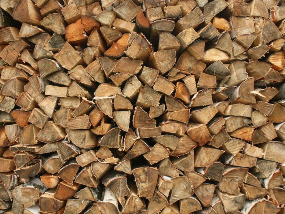 Доставка дров колотые или чурки