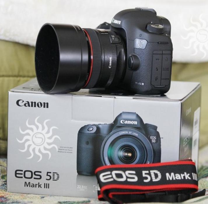 Canon EOS 5D Mark III з об'єктивом EF 24-105mm IS