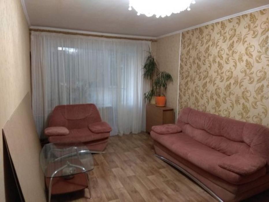 Продаю трехкомнатную квартиру в районе Зыгина