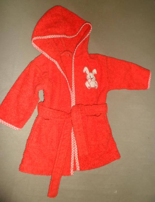 Продам детский красный махровый халат на 1-3 года 100 % хлопок