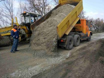 Песчано щебеночная смесь Николаев от 25 тонн с доставкой