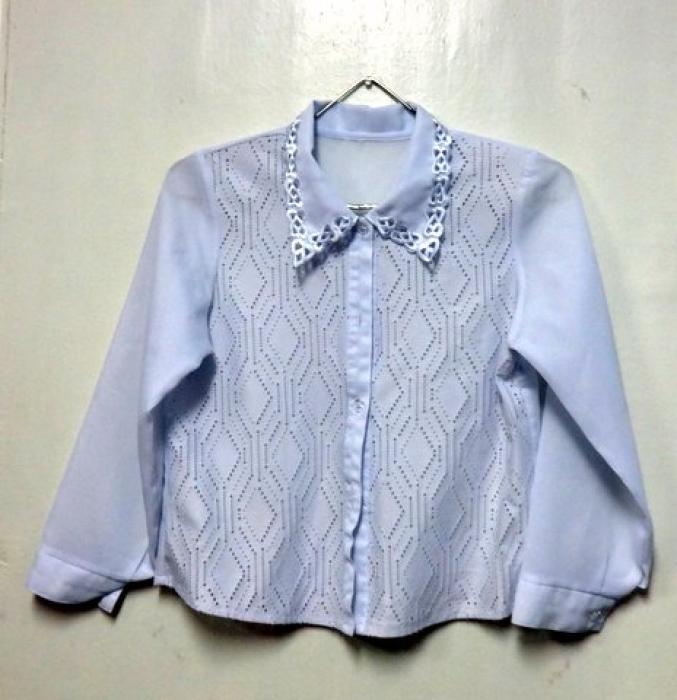 Блузка белая для школьницы 10-11 лет.
