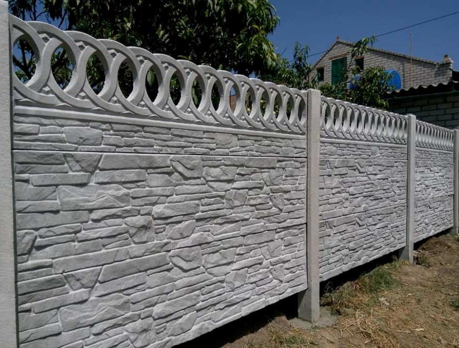 Наборный бетонный забор