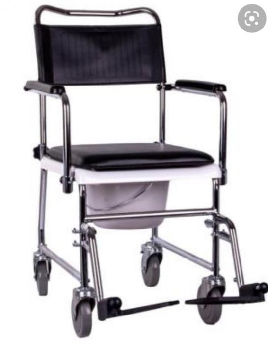 Продам инвалидный стул на колесиках,с горшком и подставками для ног
