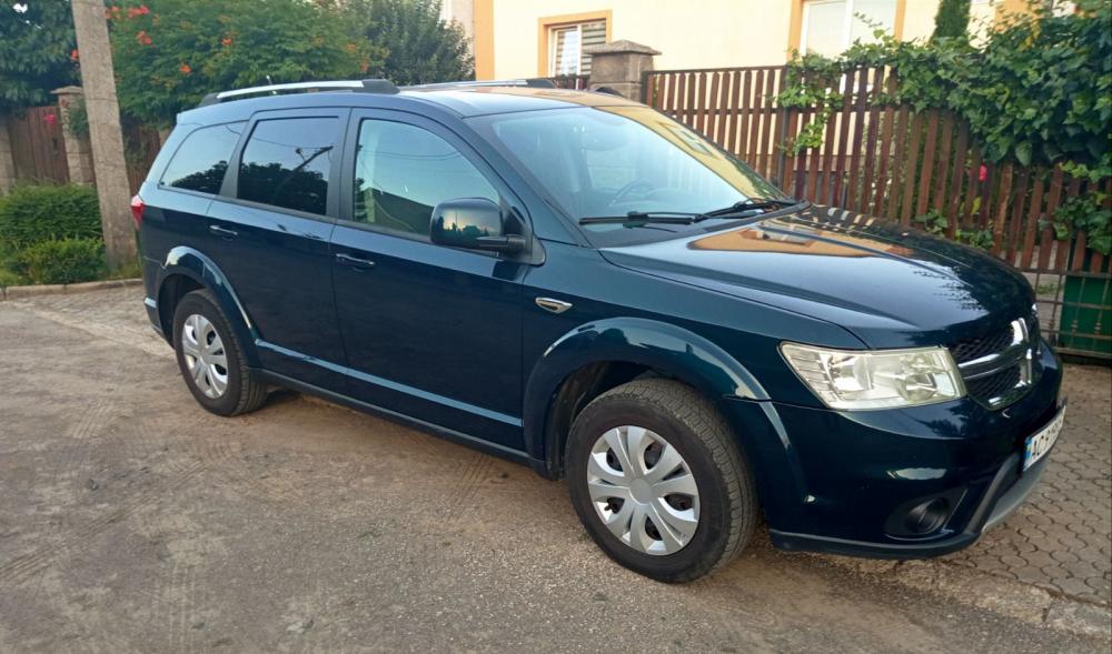 Автомобіль Dodge Journey