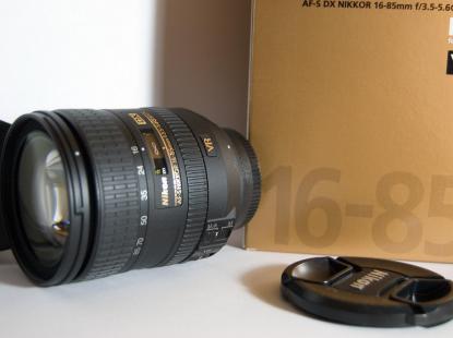 объектив Nikon AF-S DX Nikkor 16-85mm f/3.5-5.6G ED VR