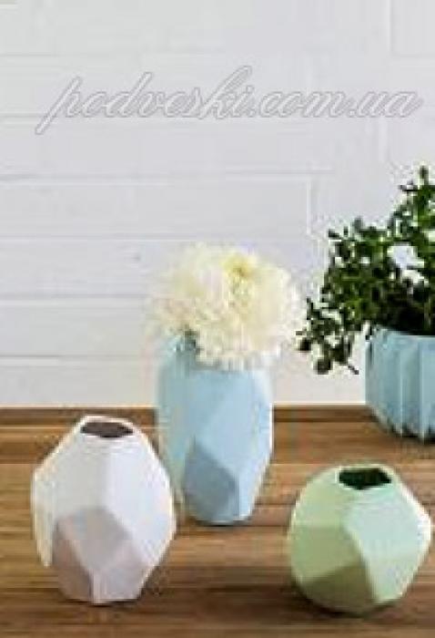 Вази для декору та інтерьєру зі складу Купити недорого вази для квітів
