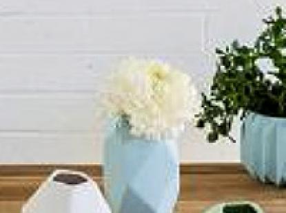 Вази для декору та інтерьєру зі складу Купити недорого вази для квітів