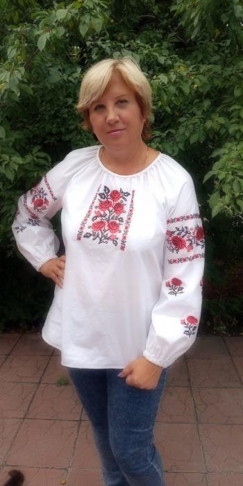 Блуза с украинской вышивкой женская