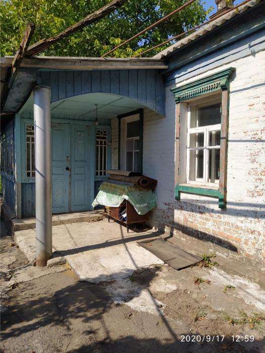 Продам кирпичний  будинок  в смт Гоголеве Великобагачанського рн