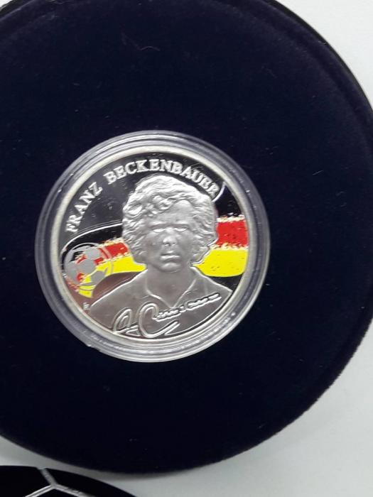 Срібні монети із серії "Королі фуболу, Бекенбауер"